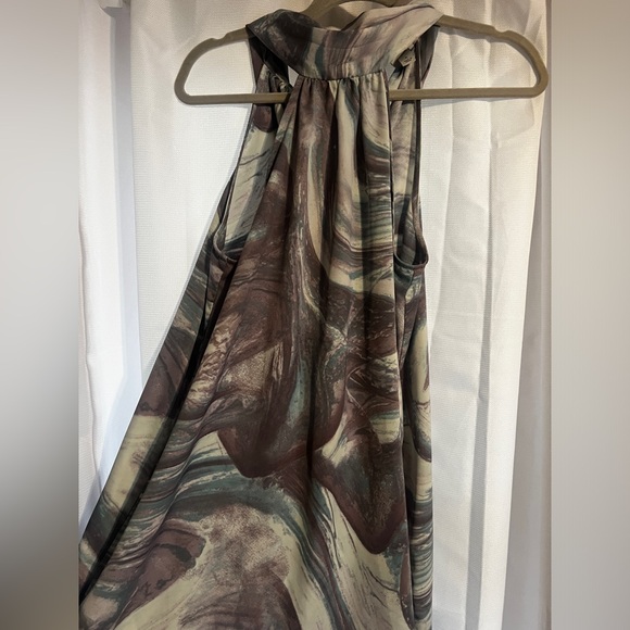 Short dress - Picture 1 of 5